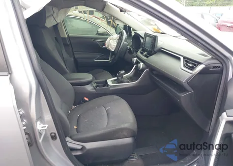 2020 Toyota Rav4 Xle z USA, uszkodzony, nr VIN JTMP1RFV9LD053179